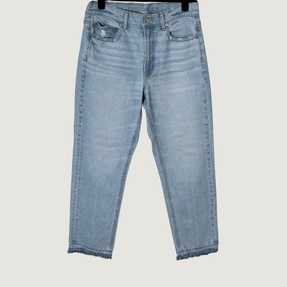American Eagle Super High-Rise Straight Jeans Light Wash Sz 6 Short Raw Hem